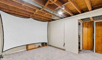 1015 N Maple Rd, Ann Arbor, MI 48103