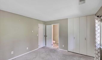 132 Point Of Woods Dr, Albany, NY 12203