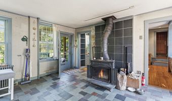60 Chaplin St, Chaplin, CT 06235