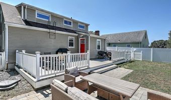 9 Norman St, Cumberland, RI 02864
