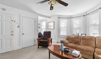 28 Young St, Newport, RI 02840