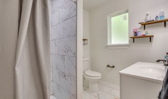 109 W Purdom Ave, Alvarado, TX 76009