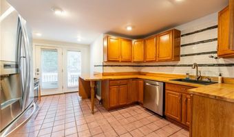 1122 Pawtucket Ave, East Providence, RI 02916