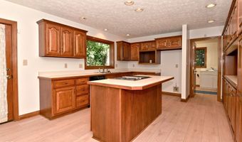 1250 Bur Oak Ct, Avon, IN 46123