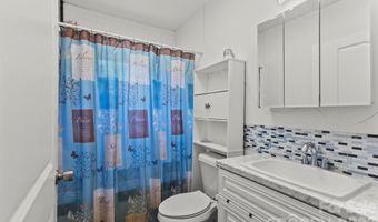 3326 Dunaire Dr, Charlotte, NC 28205