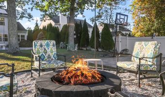 126 Manhattan Ave, Bayville, NJ 08721
