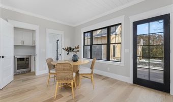 14 Kay Blvd, Middletown, RI 02842