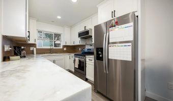 810 E Washington Ave E, Escondido, CA 92025