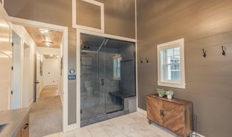 917 McDonald Dr, Amsterdam, NY 12070