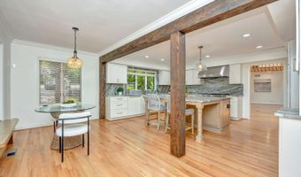 7708 Creekwood Ln, Amberley, OH 45237