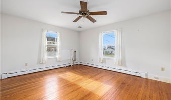 118 Wolcott Ave, Middletown, RI 02842