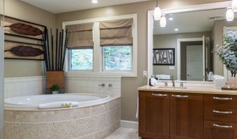 24 Hoolei Cir T-1, Kihei, HI 96753