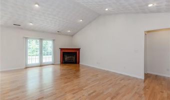 167 Cranberry Ridge Rd, Glocester, RI 02857