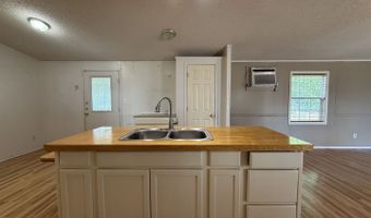 723 Kayroe Rd, Adkins, TX 78101