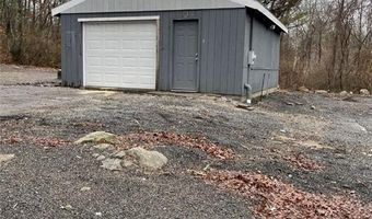 586 S County Trl, Exeter, RI 02822