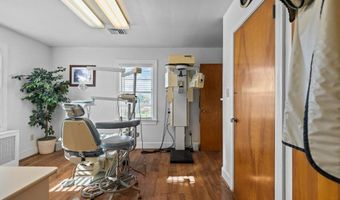 74 Valley Rd, Middletown, RI 02842