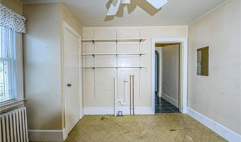 117 Wolcott Ave, Middletown, RI 02842