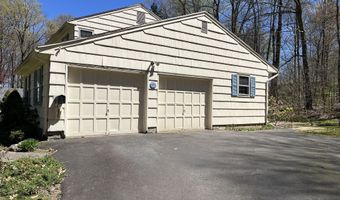 38 Cliffmount Dr, Bloomfield, CT 06002