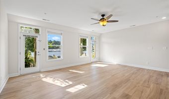 10900 HOLYSTONE Ln 202, Berlin, MD 21811