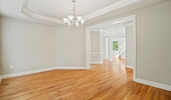 5604 HOOVER St, Bethesda, MD 20817
