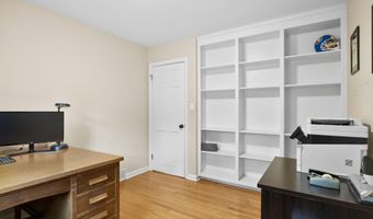 17 Schuyler Hills Rd, Albany, NY 12211