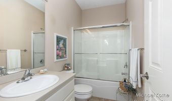 7443 Watermark Dr 32, Allendale, MI 49401