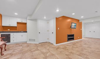 2324 Tracy Ln, Algonquin, IL 60102