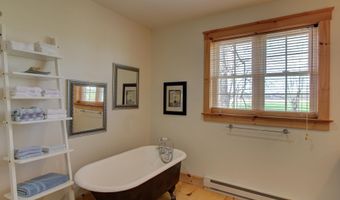 23 Mud Pt S, Alburgh, VT 05440