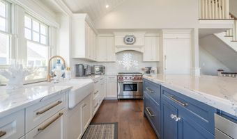 199 11th St, Avalon, NJ 08202