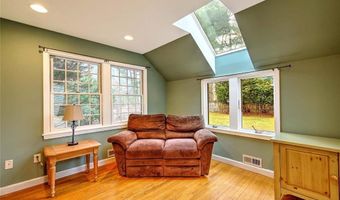 9 KNAPTON St, Barrington, RI 02806