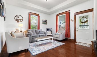 615 E Prairie Ln, Ash Grove, MO 65604