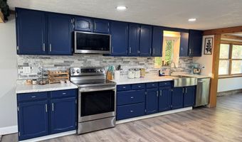 1320 Lake Dr, Ashland, OH 44805