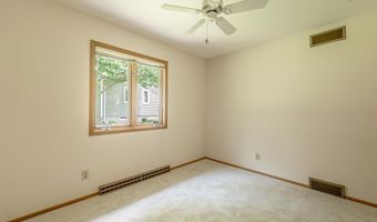 518 Topaz Ln, Madison, WI 53714