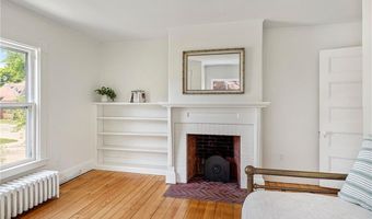 84 Rodman St, Narragansett, RI 02882