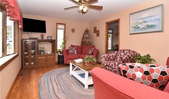 151 E Shore Rd, Narragansett, RI 02882