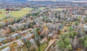 35 Fieldcrest Cir, Asheville, NC 28806