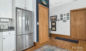 59 College St 402, Asheville, NC 28801