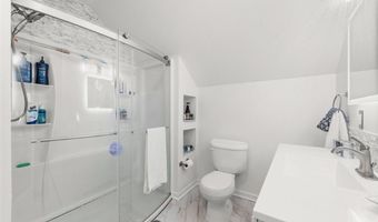 611 West St, Amherst, OH 44001