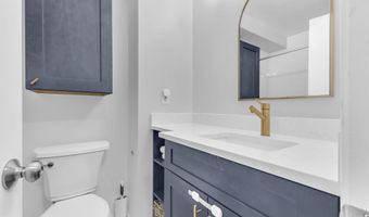 1223 N QUINN St, Arlington, VA 22209