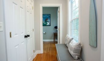 490 New Rd, Avon, CT 06001