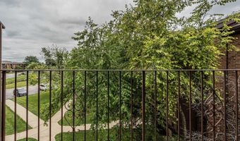 730 N Briar Hill Ln 5, Addison, IL 60101