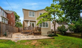 1114 N HARRISON St, Arlington, VA 22205