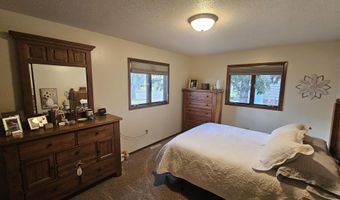 204 NE 21st Ave, Aberdeen, SD 57401