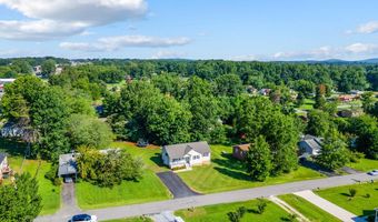 145 Pine St, Appomattox, VA 24522