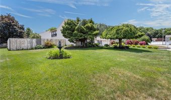 2 Dogwood Dr, Cranston, RI 02921