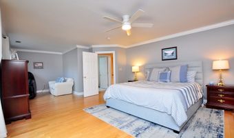 8 Centerbrook Ct 8, Avon, CT 06001