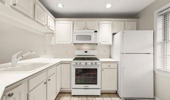 6940 FAIRFAX Dr 200, Arlington, VA 22213