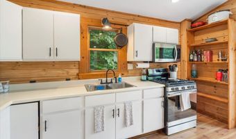 46 Log Cabin Dr, Cambridge, VT 05465