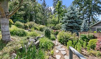 380 Mountaingate Dr, Springfield, OR 97478