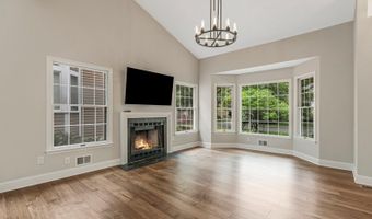 22 Smoke Rise Ln, Bedminster, NJ 07921